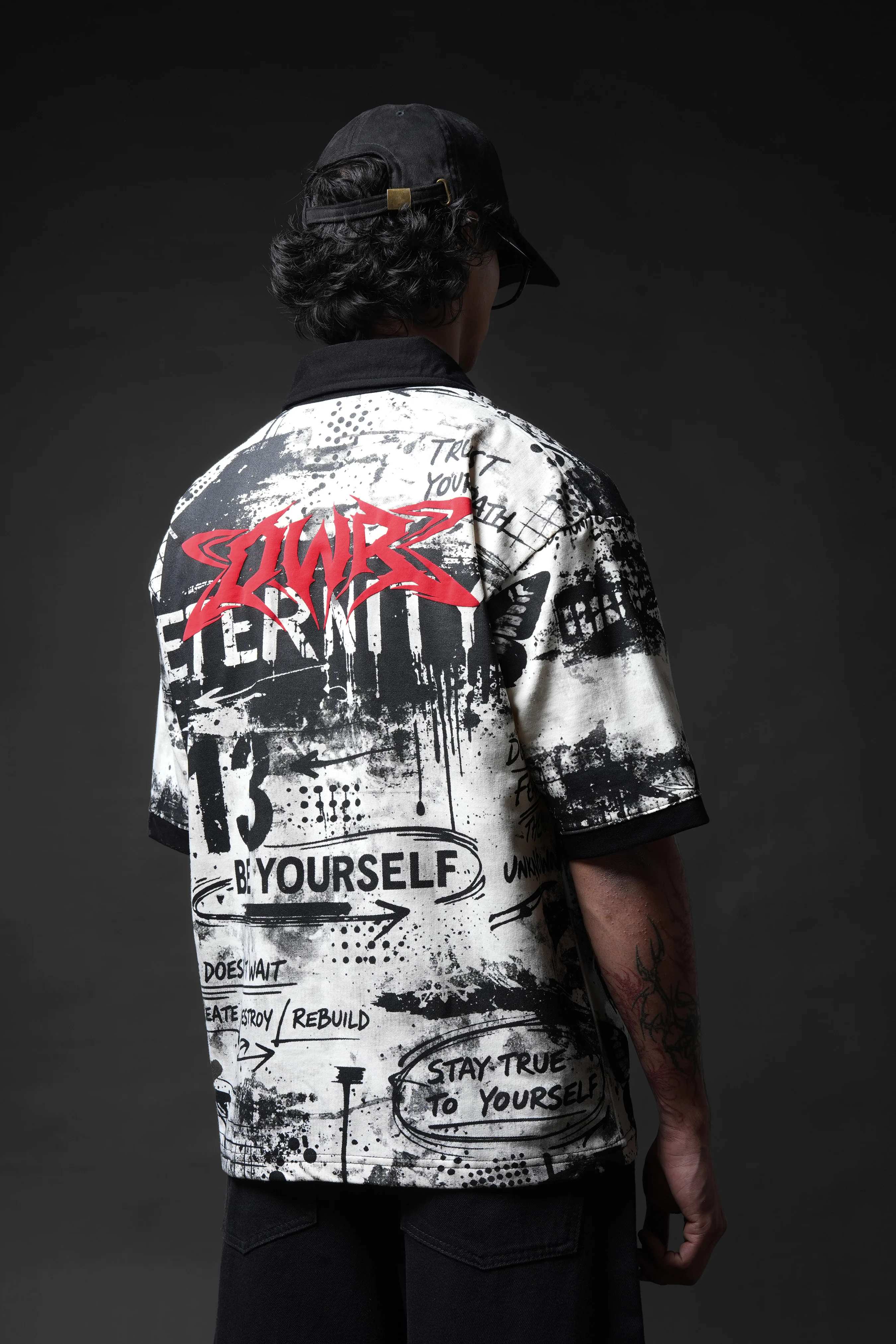 Be Yourself Collar T-shirt - Image 13