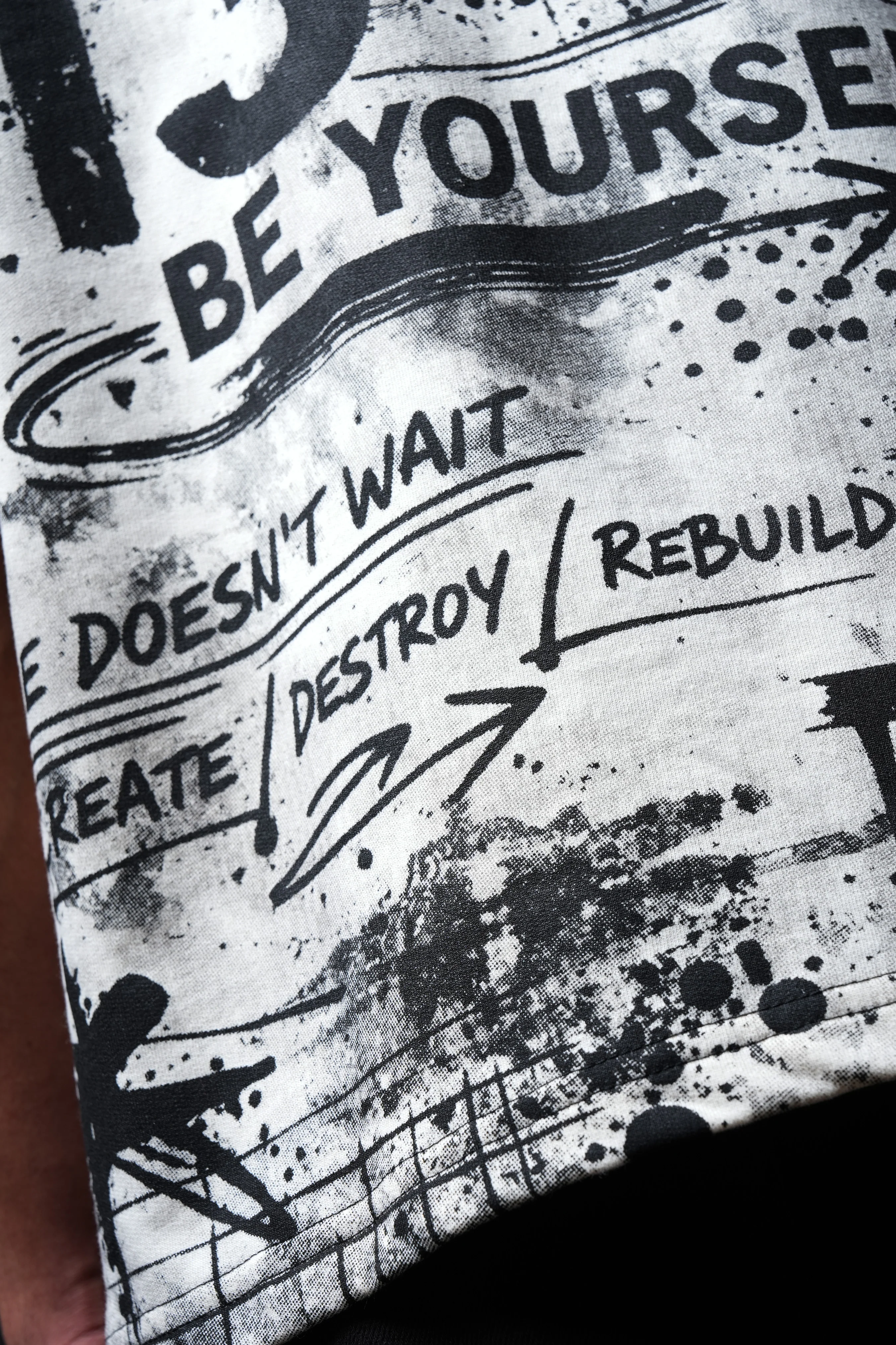 Be Yourself Collar T-shirt - Image 14